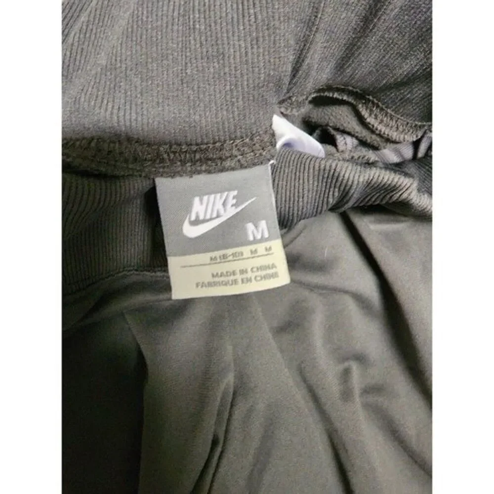 ~ girls dark grey nike athletic capris - size medium